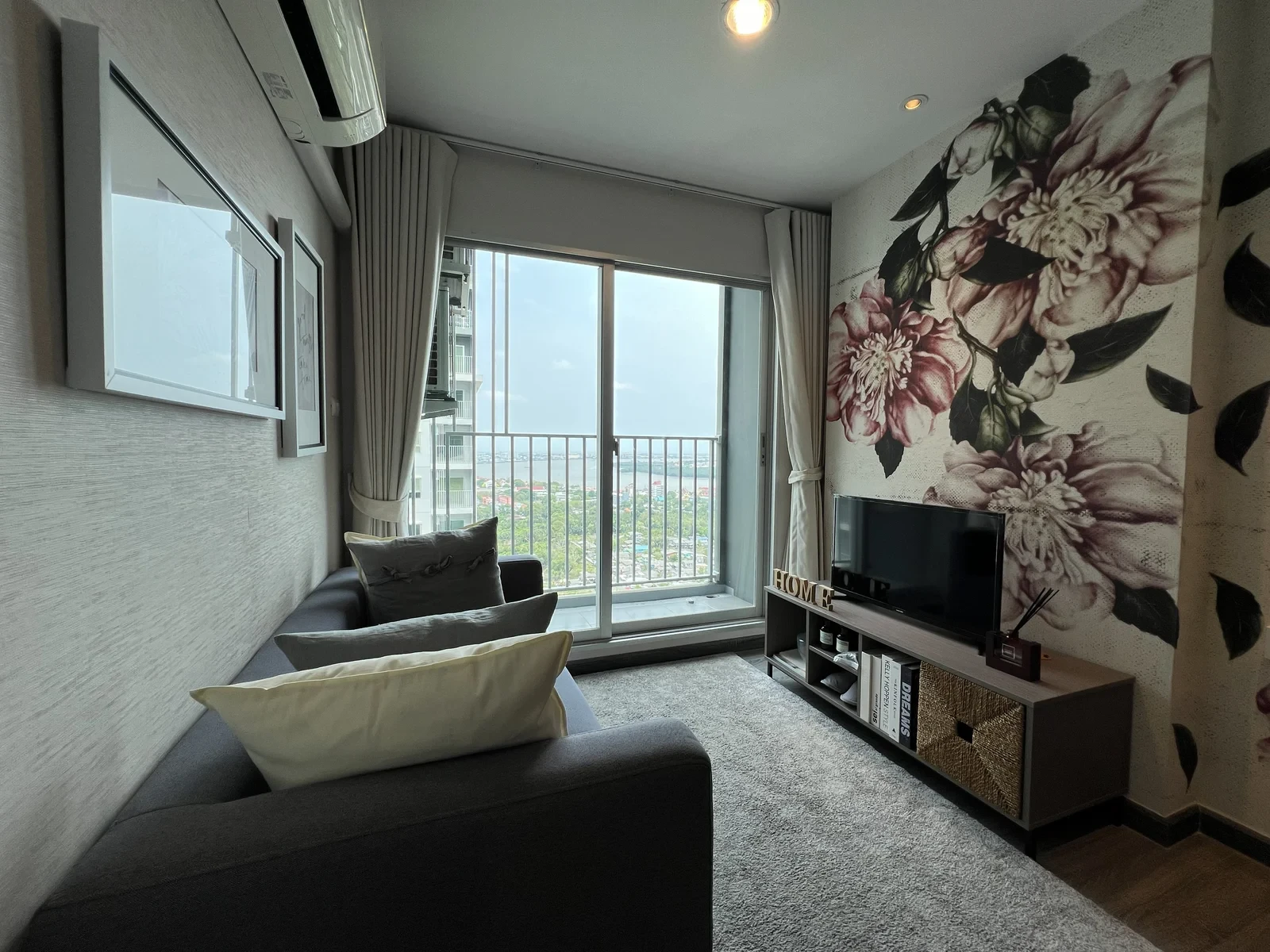 The Trust Condo @ BTS Erawan