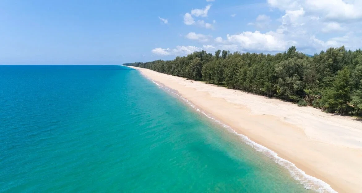 AQUELLA Lakeside Beach Country Club & Golf