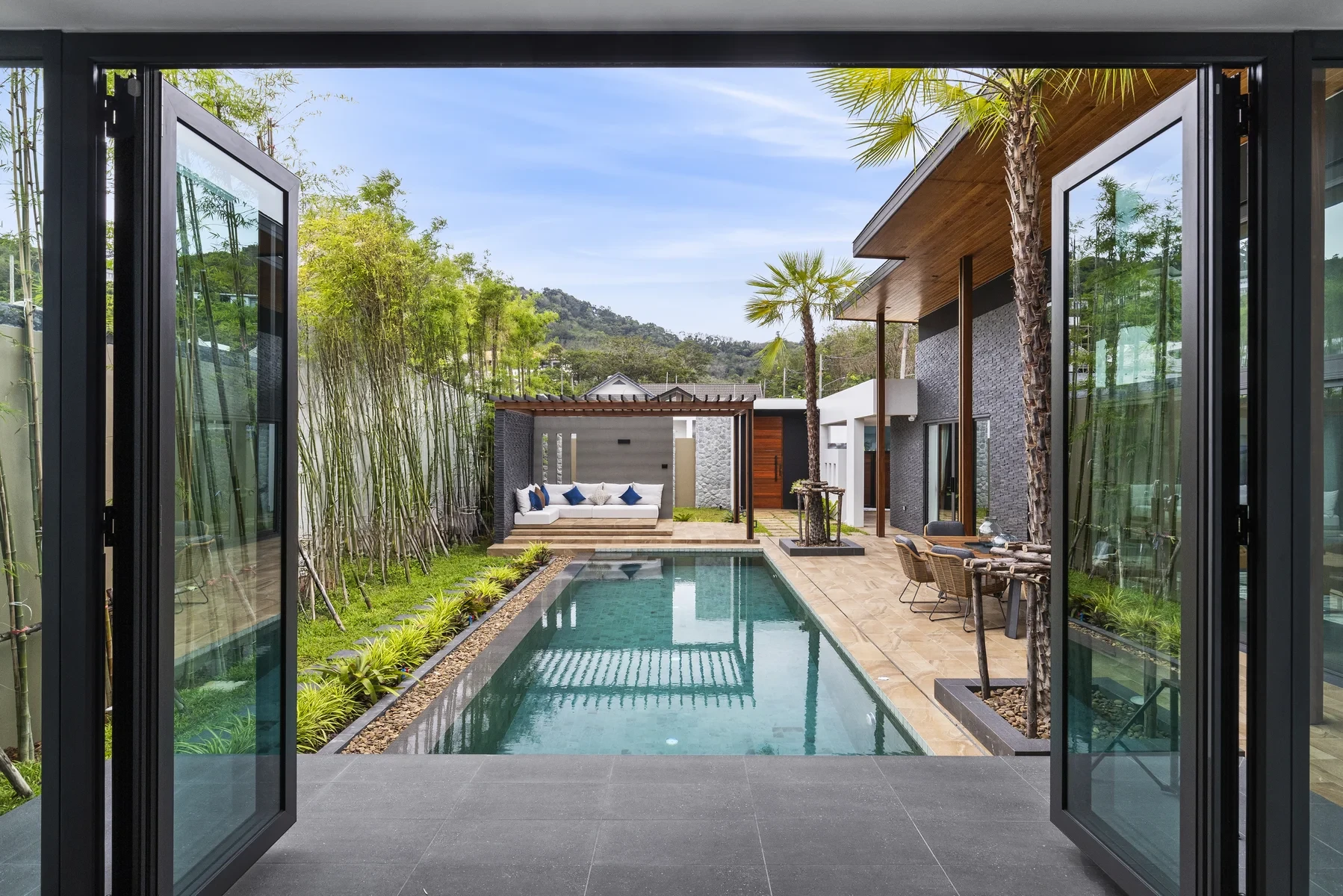 Suksan Rawai Villas