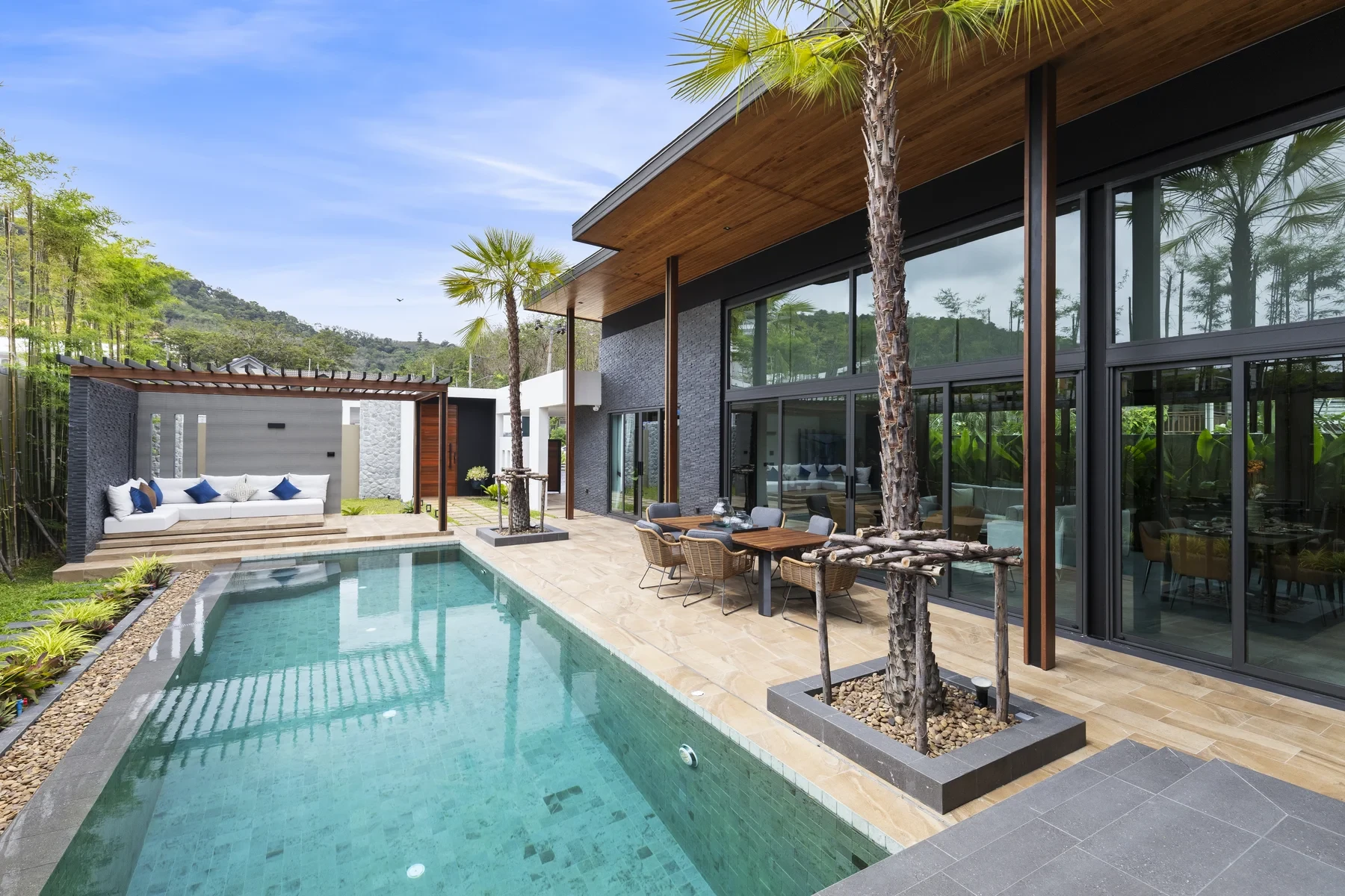 Suksan Rawai Villas
