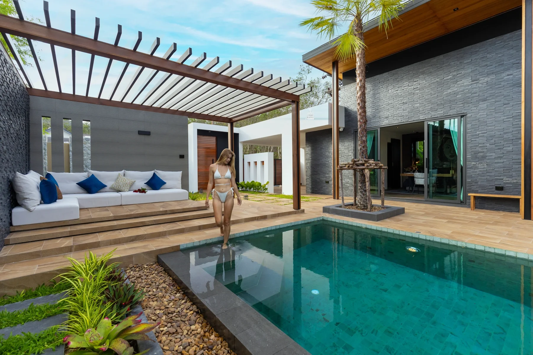 Suksan Rawai Villas