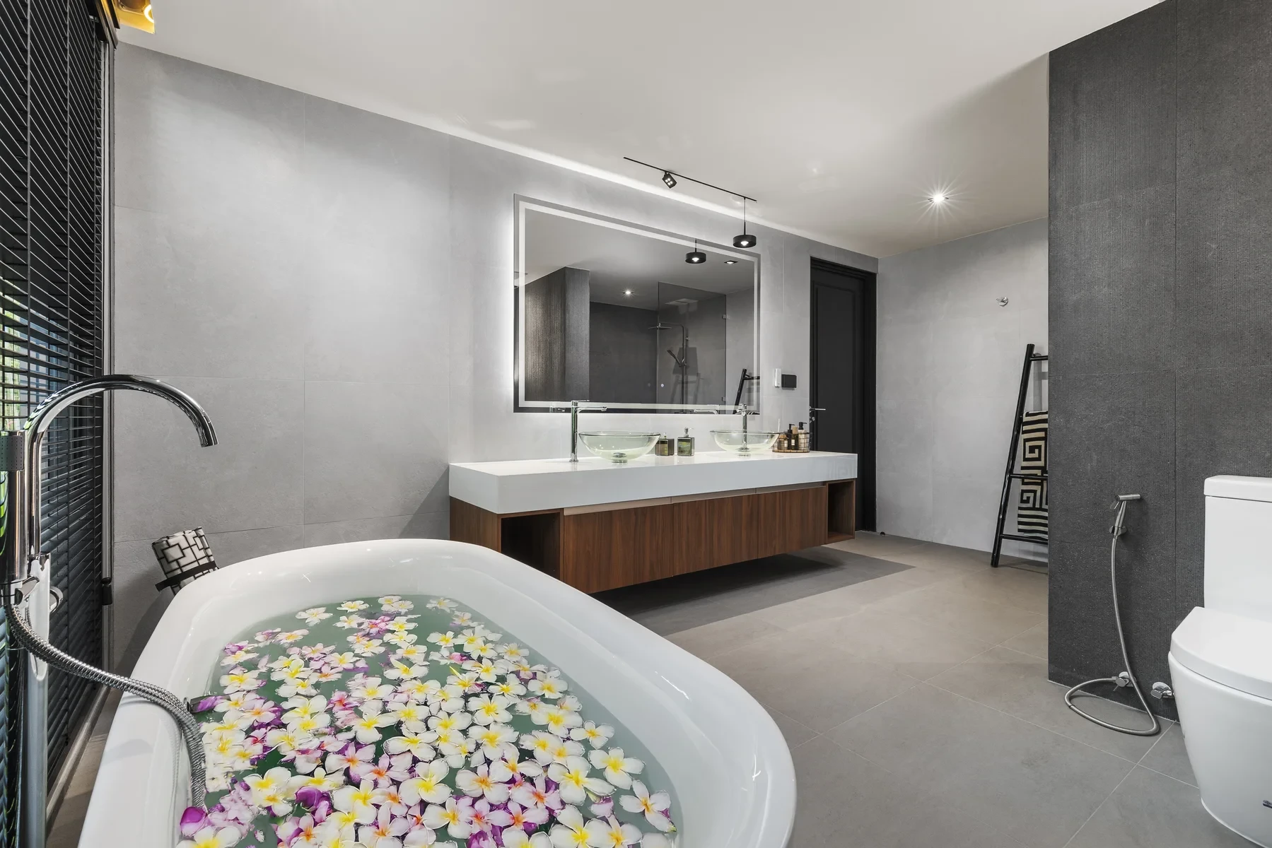 Suksan Rawai Villas