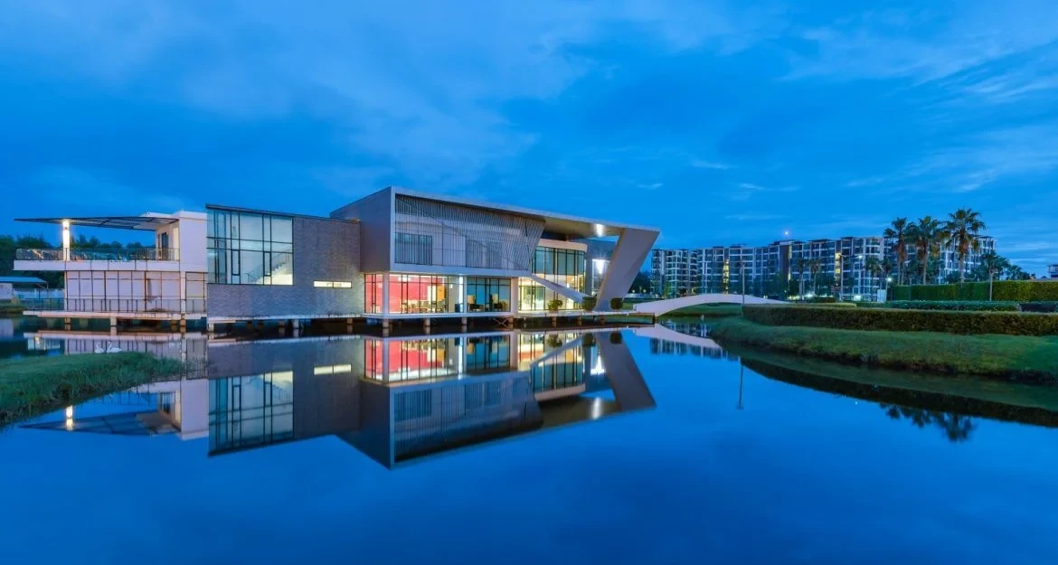 Royal Lee The Terminal Phuket