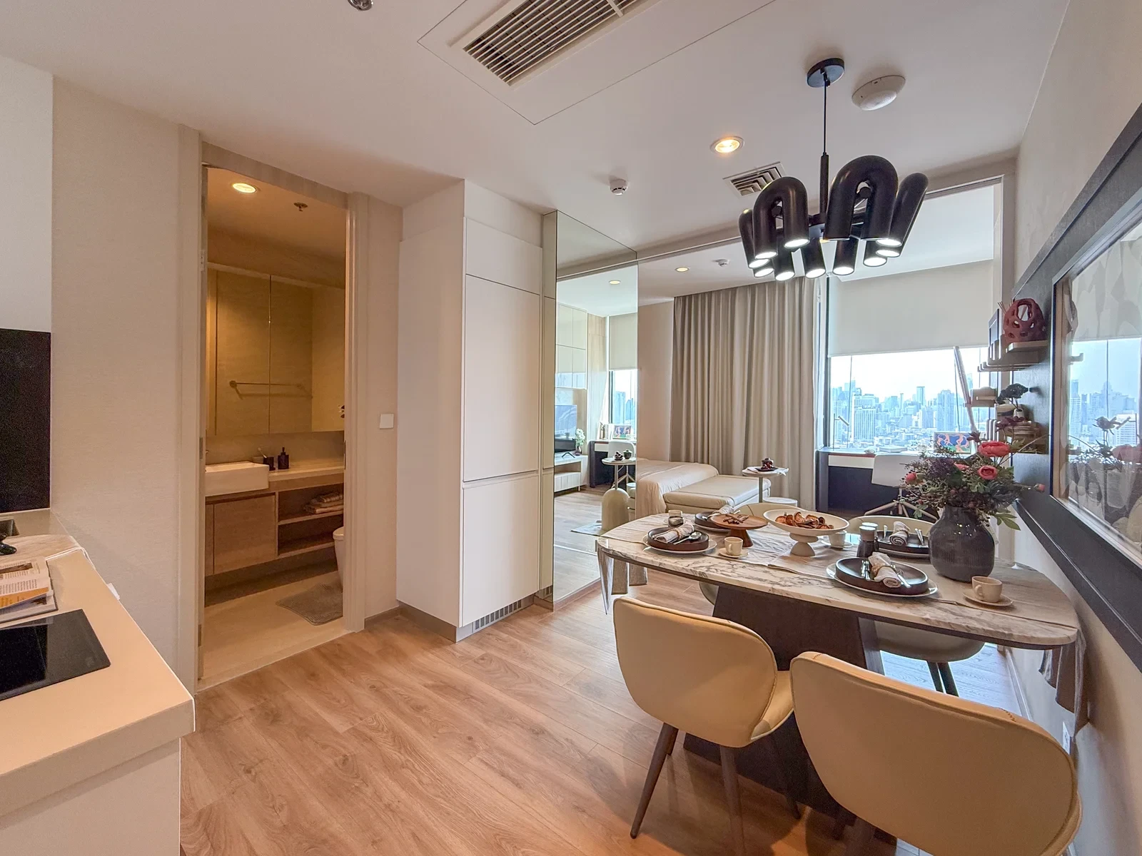 Noble Form Thonglor