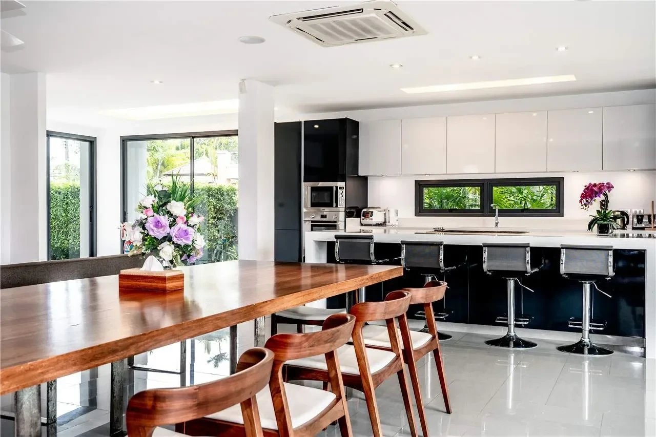 Laguna Homes