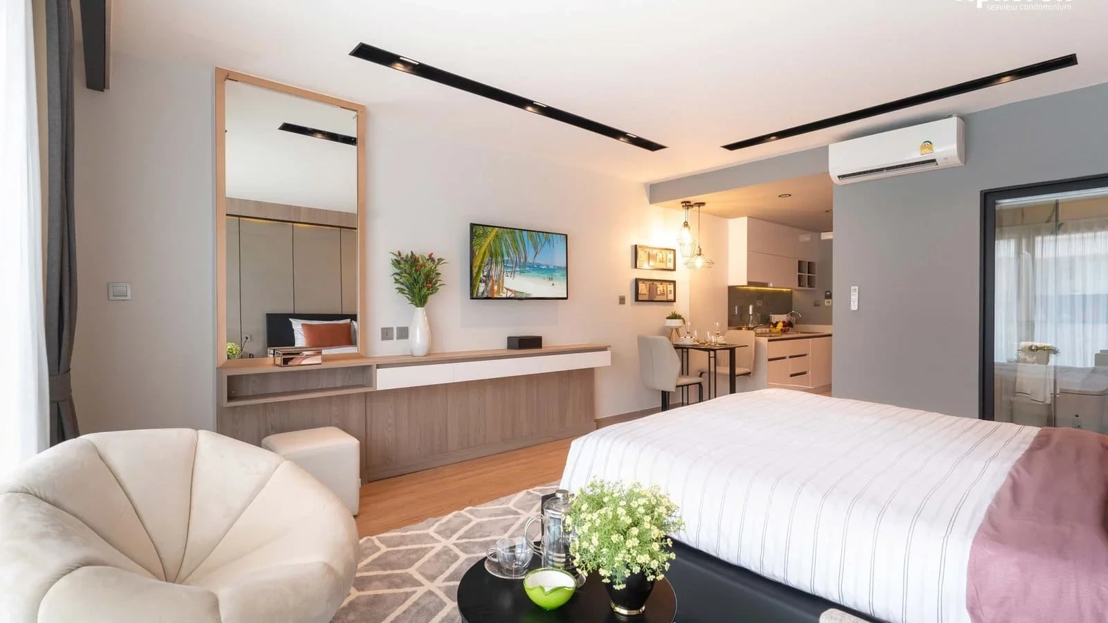 Vip Karon Condominium