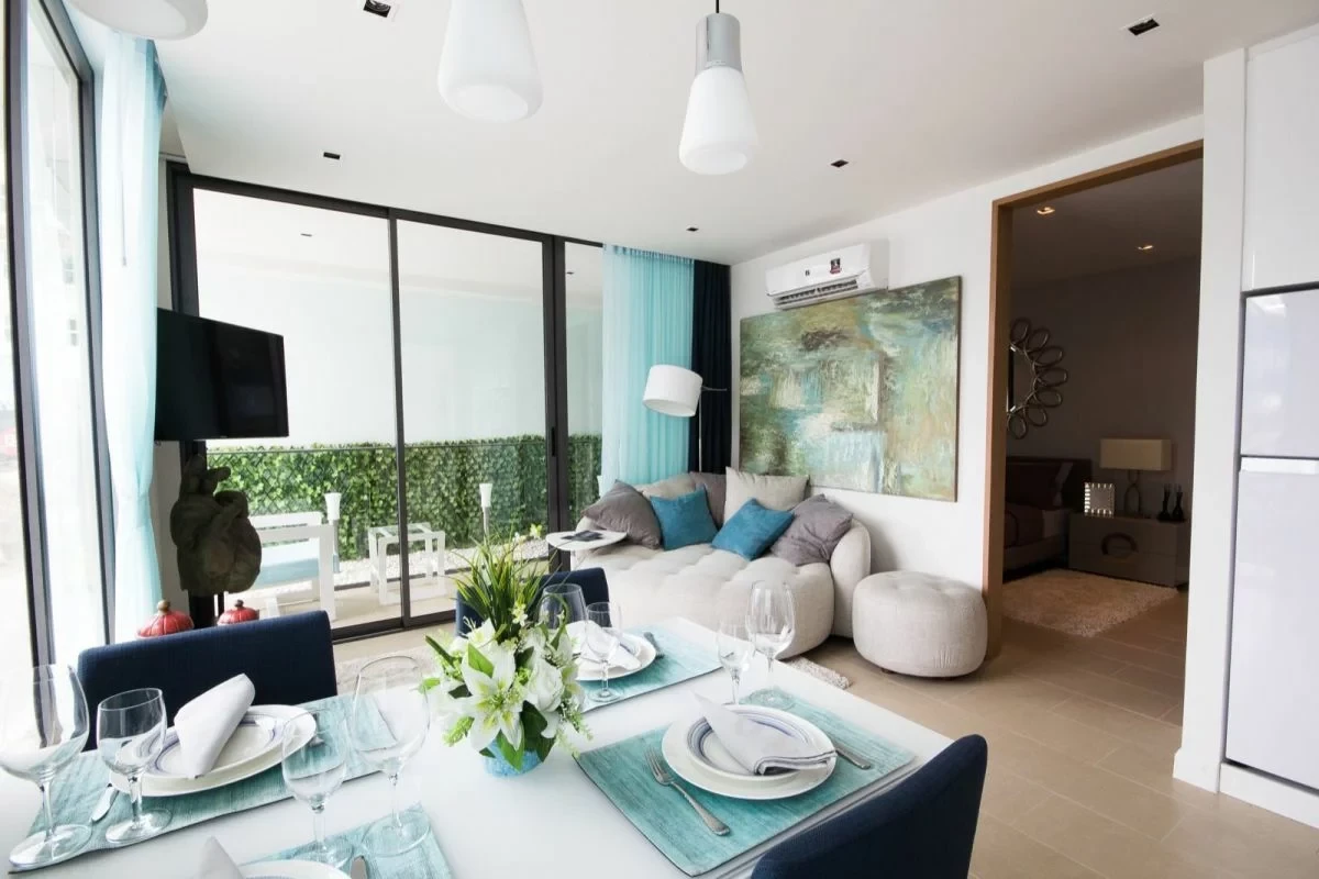 Aurora Pratumnak Condominium