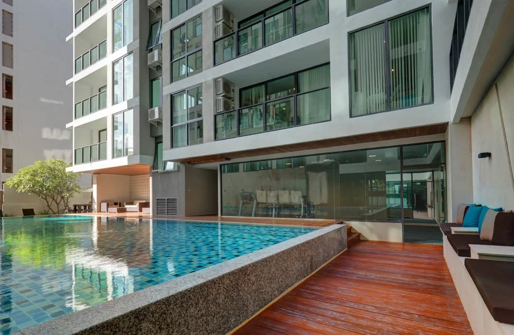 Aurora Pratumnak Condominium