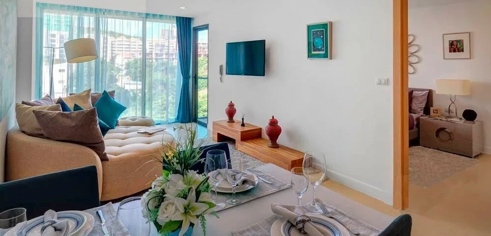 Aurora Pratumnak Condominium