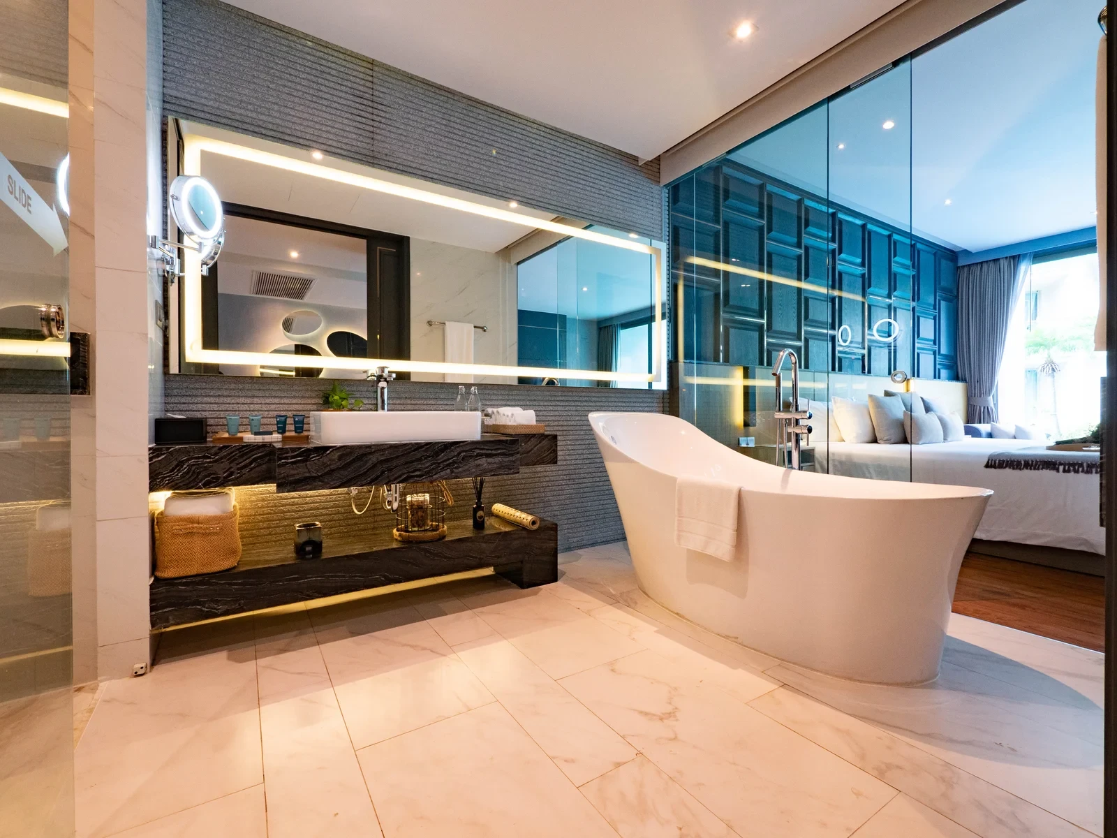 Wyndham Grand Phuket Nai Harn Beach
