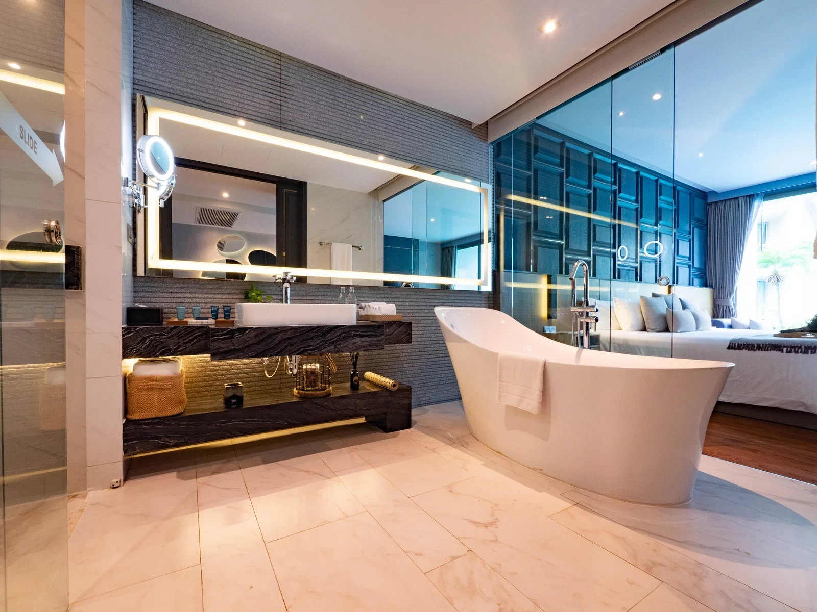 Wyndham Grand Phuket Nai Harn Beach