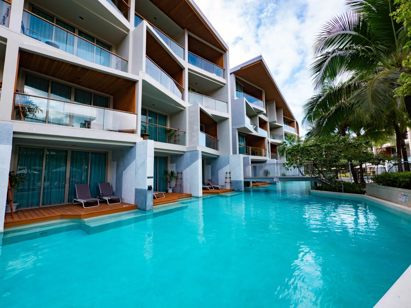 Wyndham Grand Phuket Nai Harn Beach