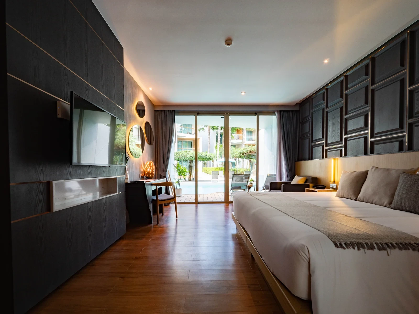 Wyndham Grand Phuket Nai Harn Beach