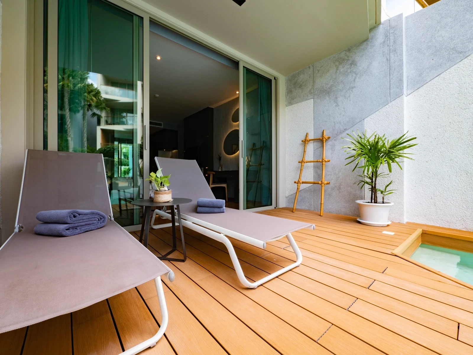 Wyndham Grand Phuket Nai Harn Beach