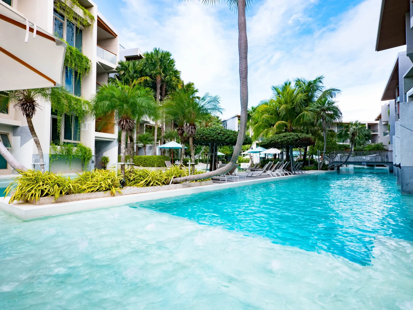 Wyndham Grand Phuket Nai Harn Beach