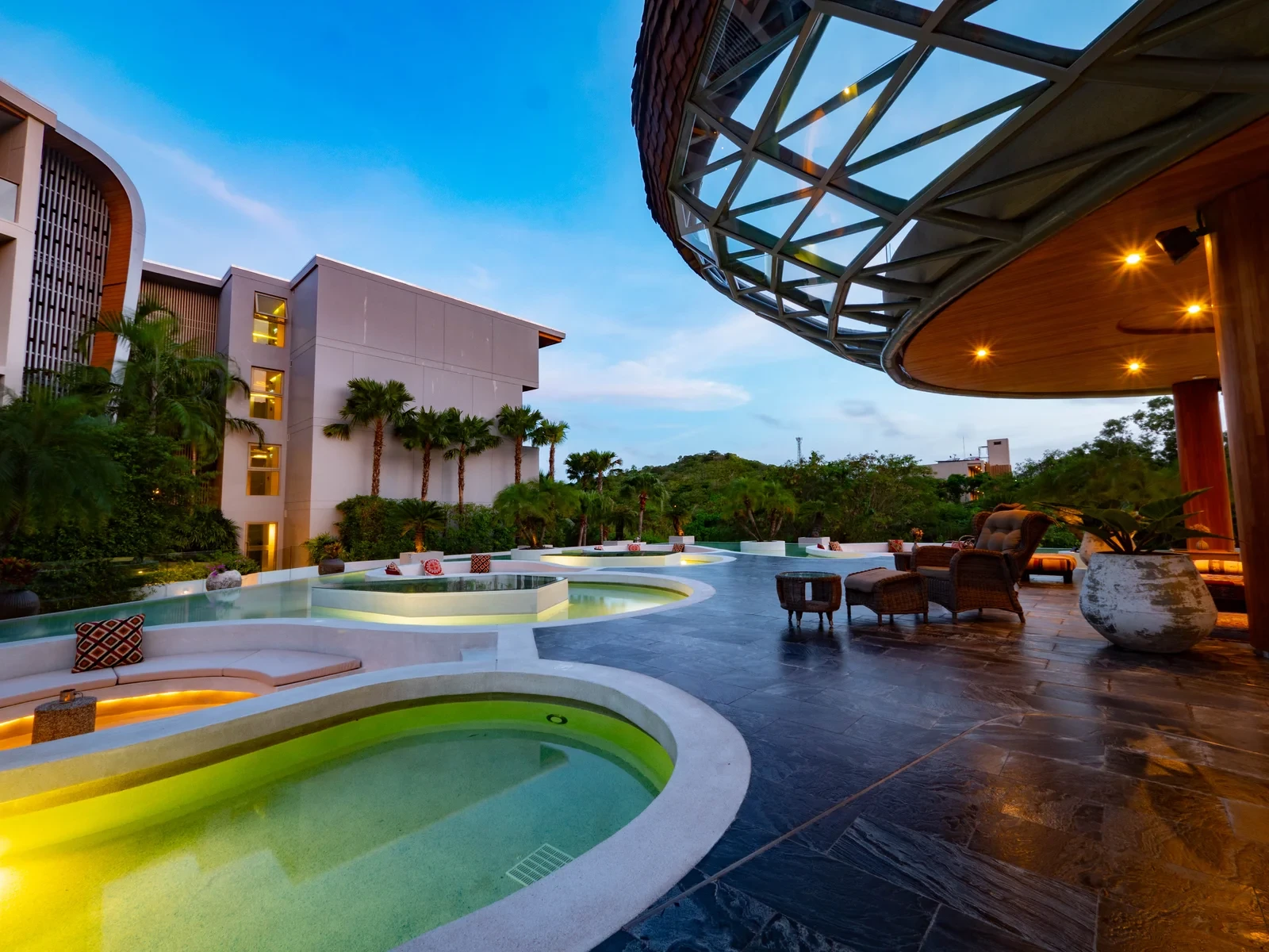 Wyndham Grand Phuket Nai Harn Beach
