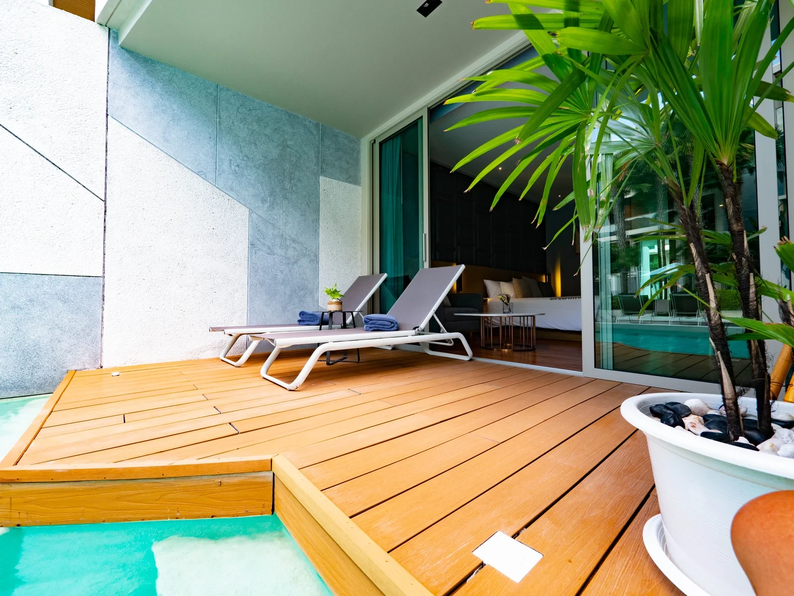 Wyndham Grand Phuket Nai Harn Beach