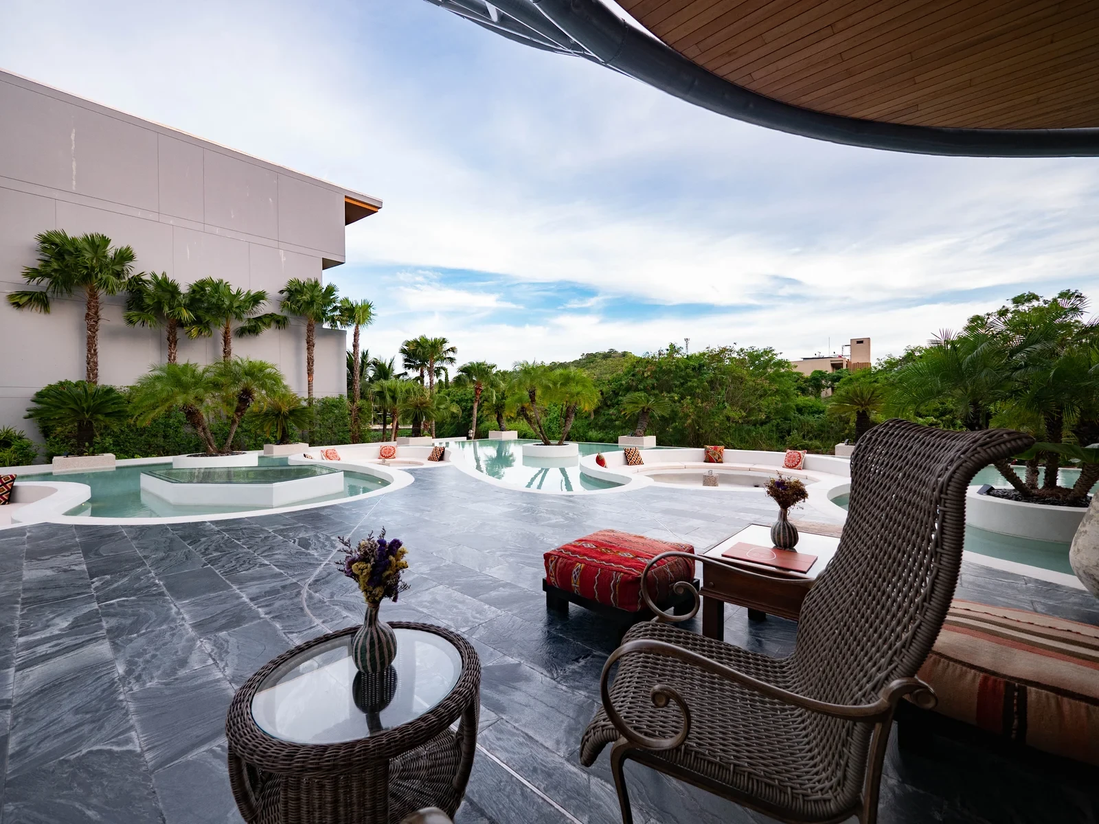 Wyndham Grand Phuket Nai Harn Beach