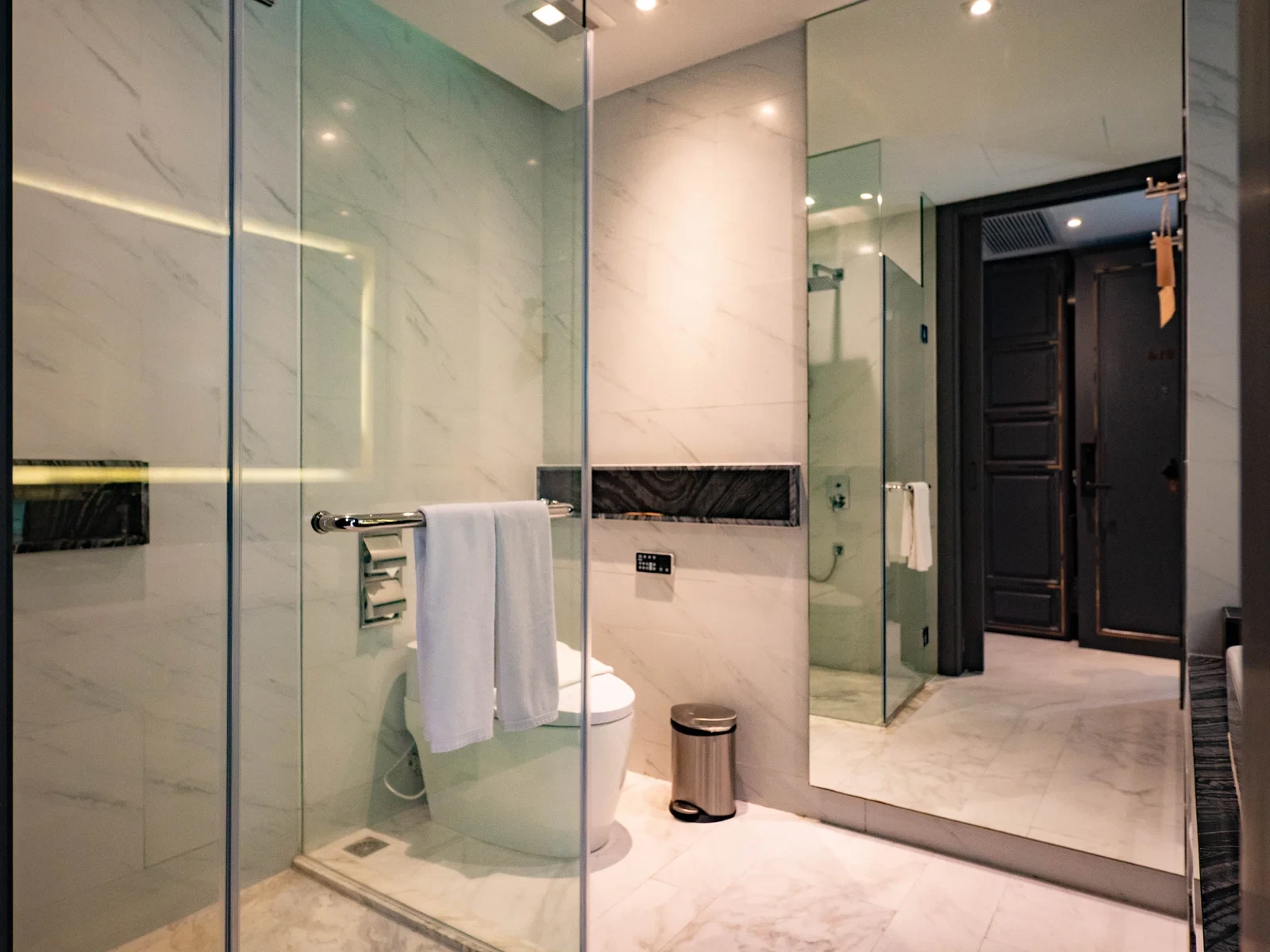 Wyndham Grand Phuket Nai Harn Beach