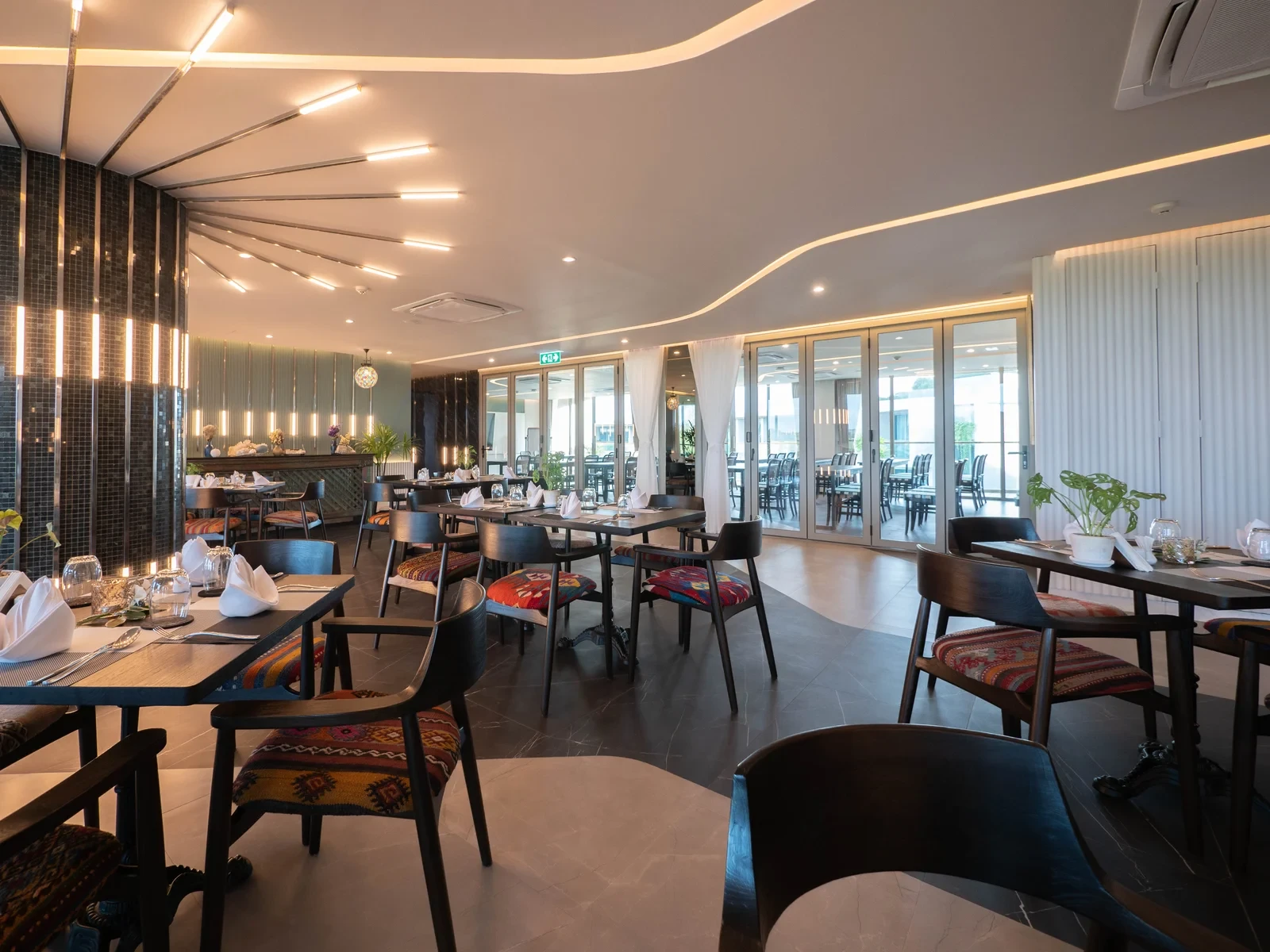Wyndham Grand Phuket Nai Harn Beach