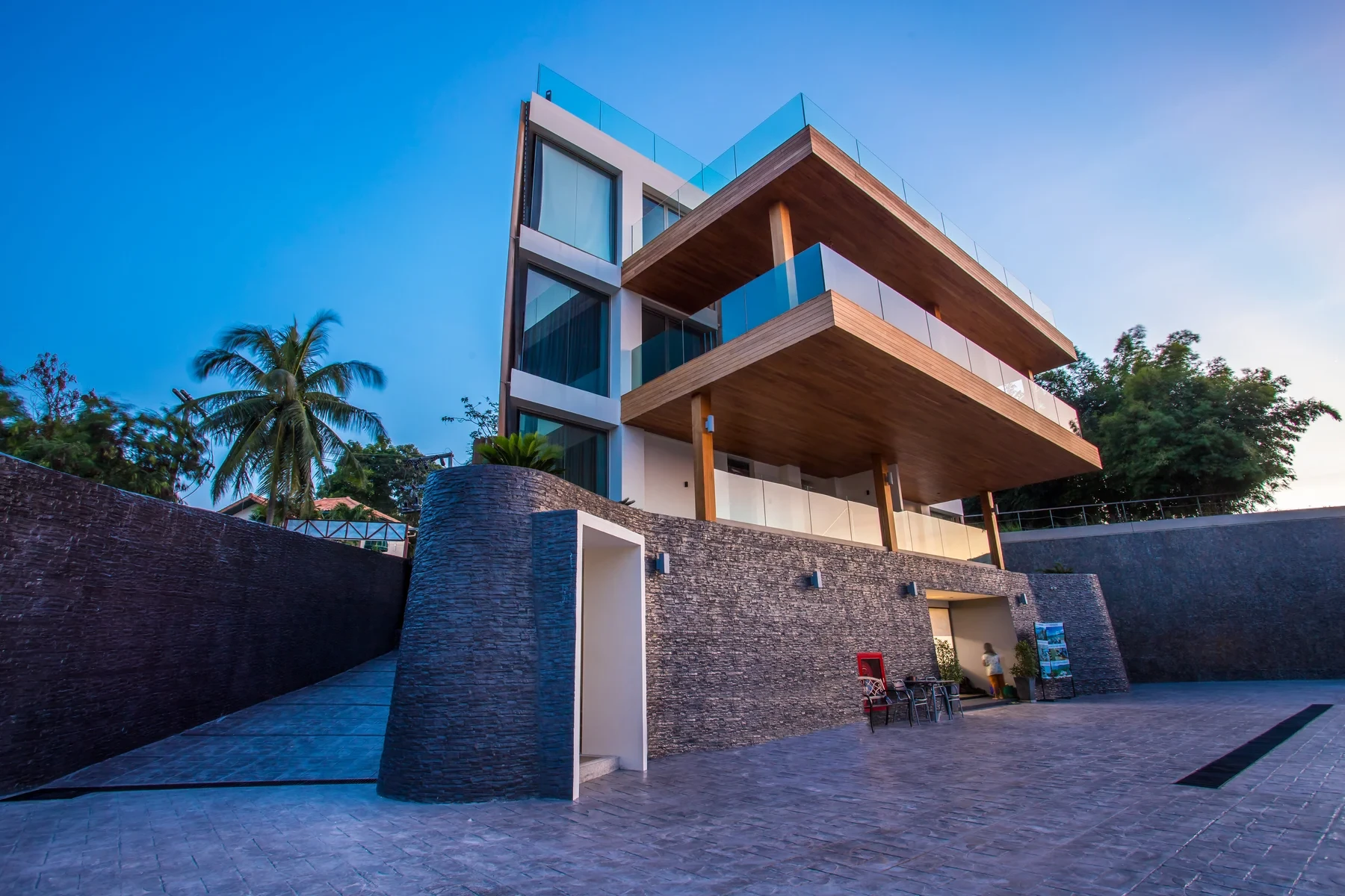 Bluepoint Condominiums