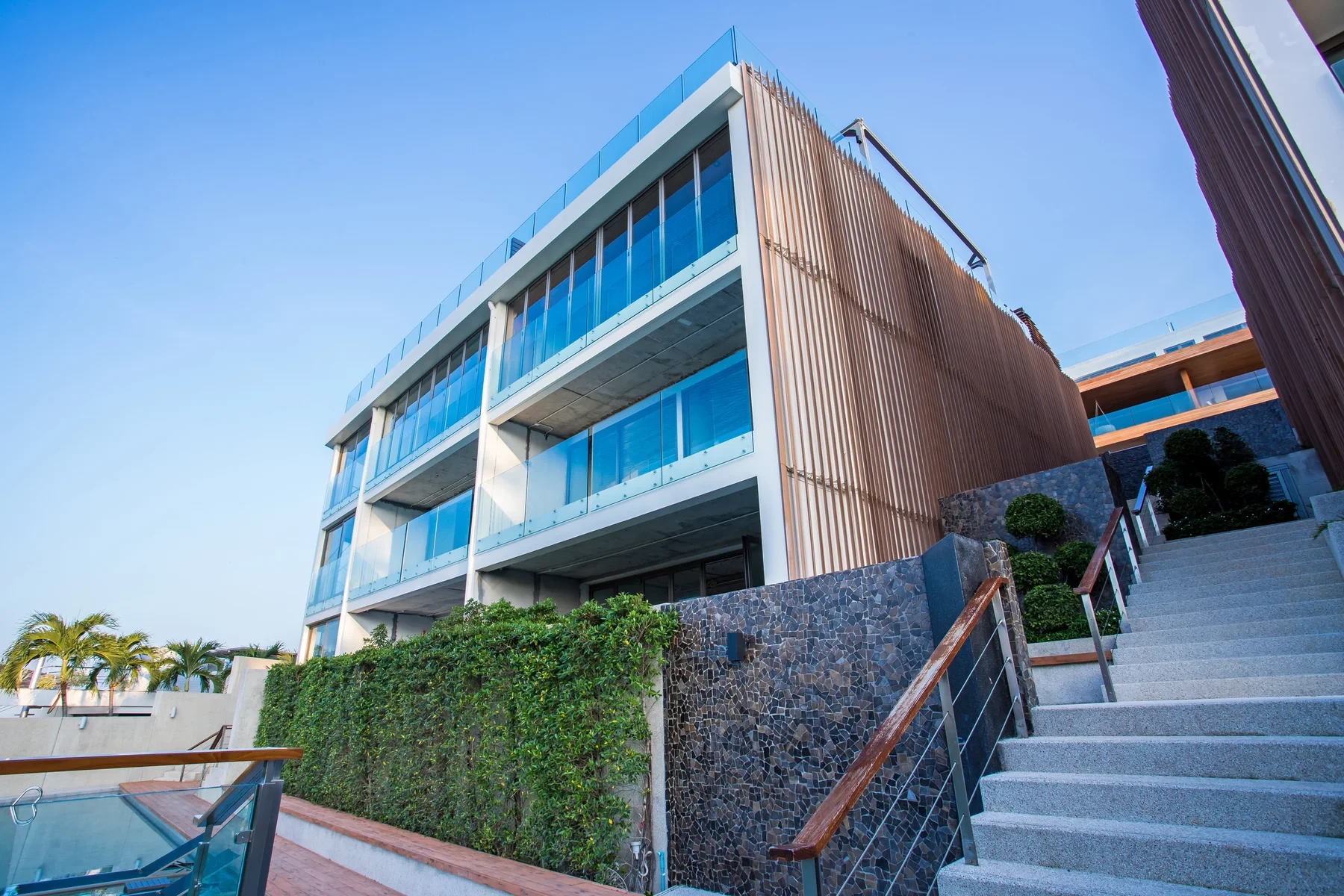Bluepoint Condominiums