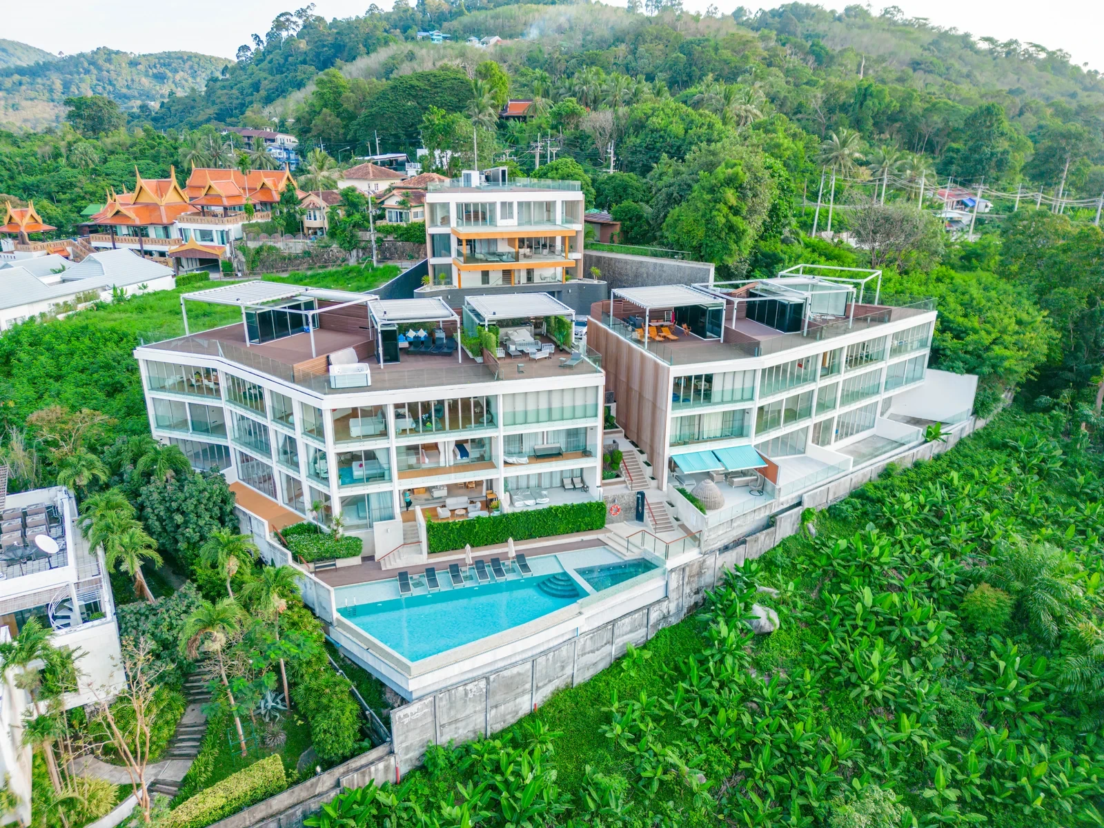 Bluepoint Condominiums
