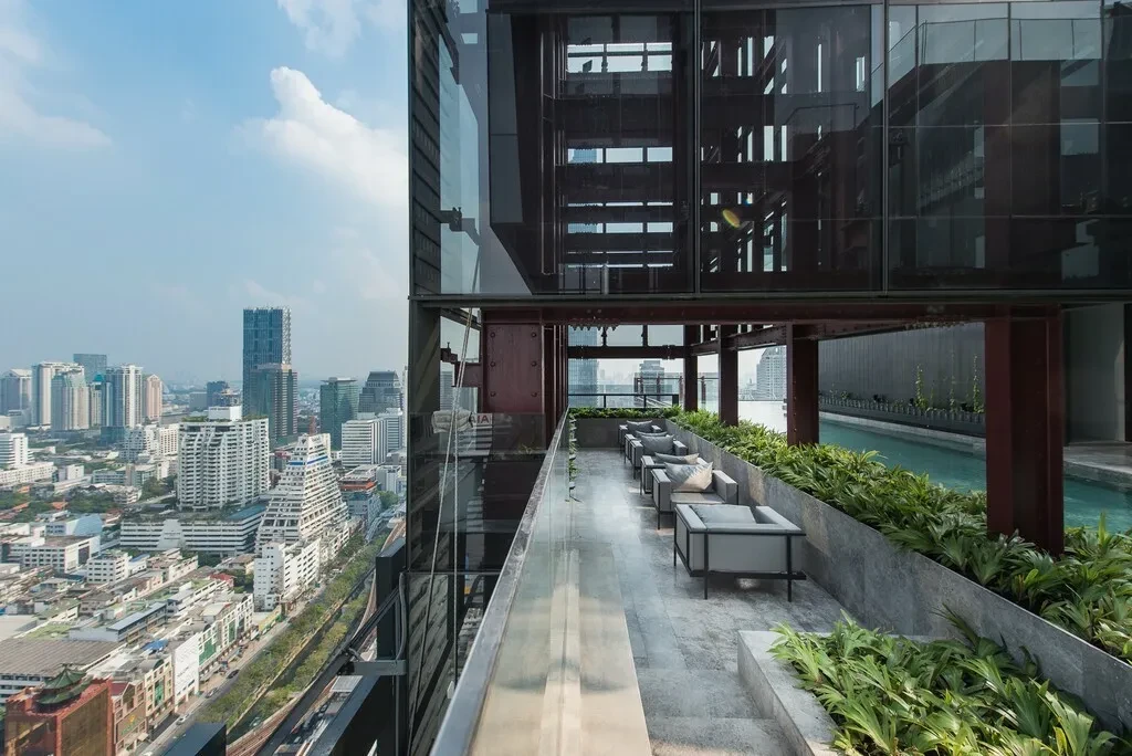 Ashton Silom