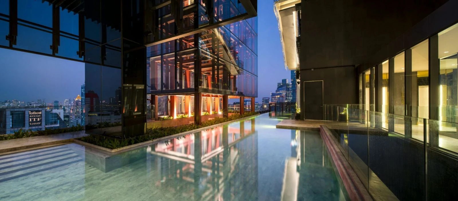 Ashton Silom