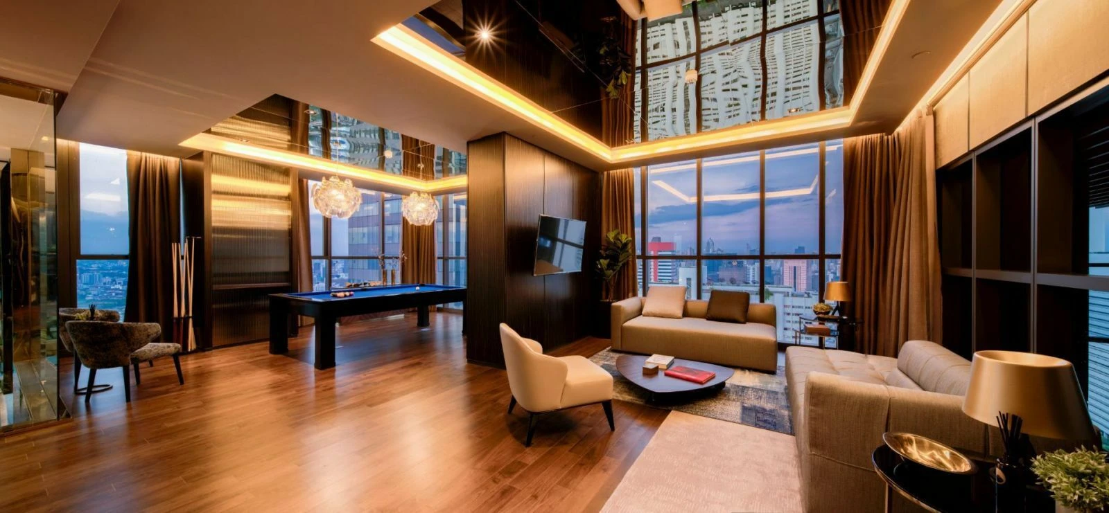Ashton Silom