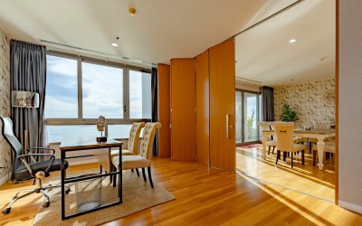 Gallery photo 3 bedroom condo 380 m² Na Kluea, Thailand