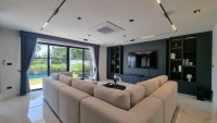 5 bedroom house in Pong, Thailand